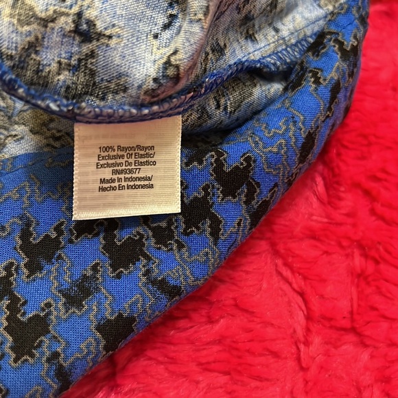 Ladies ana 2X blue print blouse - Picture 8 of 13